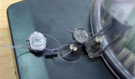 Пример установки пломбы на электросчетчик